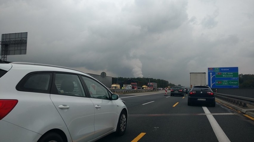 Osuwisko na autostradzie A4 w Mysłowicach. Zamknięty jeden pas ruchu ZDJĘCIA