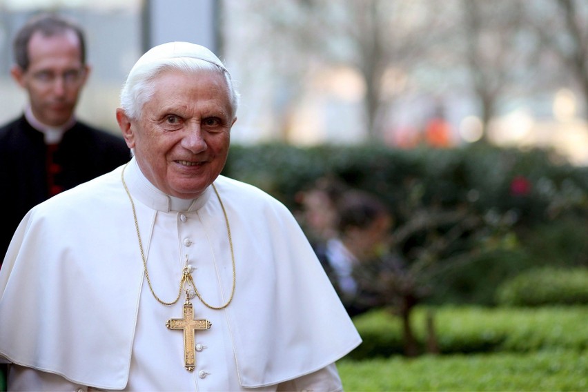 Na zdjęciu papież Benedykt XVI po przybyciu do kaplicy...
