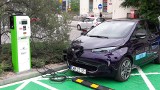 Wrocław: przy dworcu głównym powstały punkty ładowania aut elektrycznych