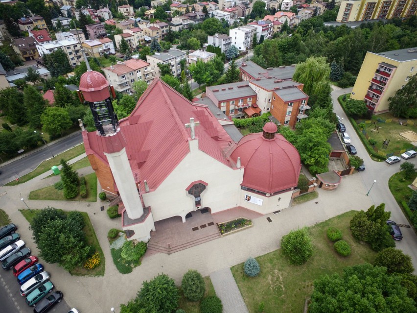 Kalinowszczyzna na zdjęciach z drona: kościół pod wezwaniem...