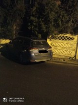 Samochód staranował płot posesji na Umultowie, kierowca uciekł? Policja wyjaśnia, co się stało 