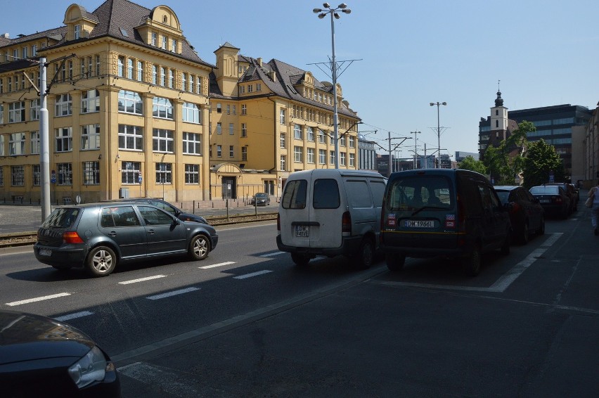 Nowy pas rowerowy na Kazimierza Wielkiego. Policja sprawdzi czy jest zgodny z przepisami