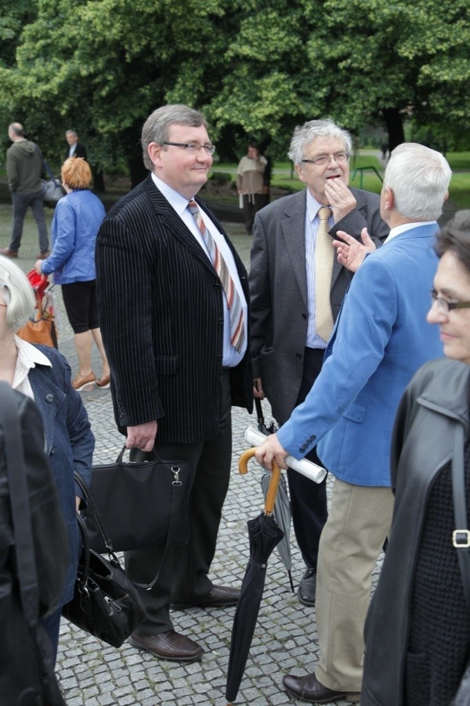 Faceci w czerni i nie tylko. Kongres PiS w Katowicach