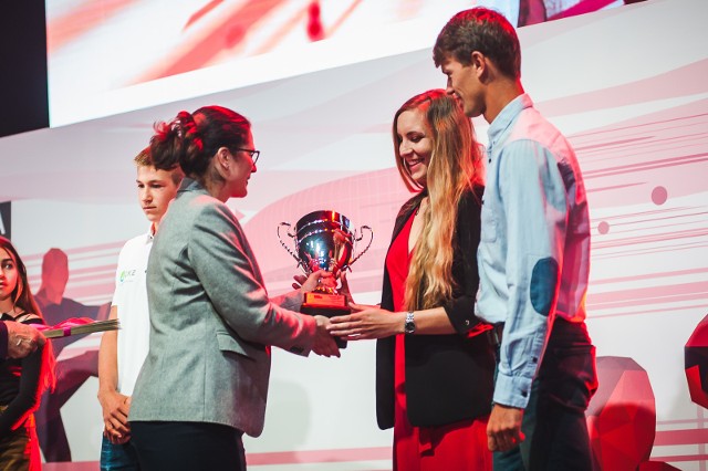 Prezydent Gdańska, Aleksandra Dulkiewicz, mistrz olimpijski w wioślarstwie, Adam Korol, przewodniczący Gdańskiej Rady Sportu prof. Wojciech Przybylski oraz dyrektor Biura Prezydenta ds. Sportu, Andrzej Trojanowski wręczali nagrody młodym sportowcom oraz ich trenerom za wybitnie osiągnięcia w 2018 roku. Suma nagród wyniosła ponad 280 tysięcy złotych. Jedenasta edycja Gdańskiej Gali Sportu Młodzieżowego odbyła się w gdańsko-sopockiej Ergo Arenie.