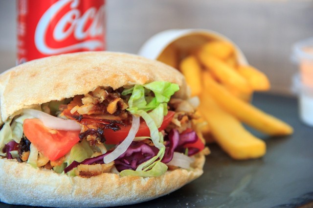 Według danych aplikacji Glovo w Kwidzynie najchętniej zamawianym daniem jest kebab.