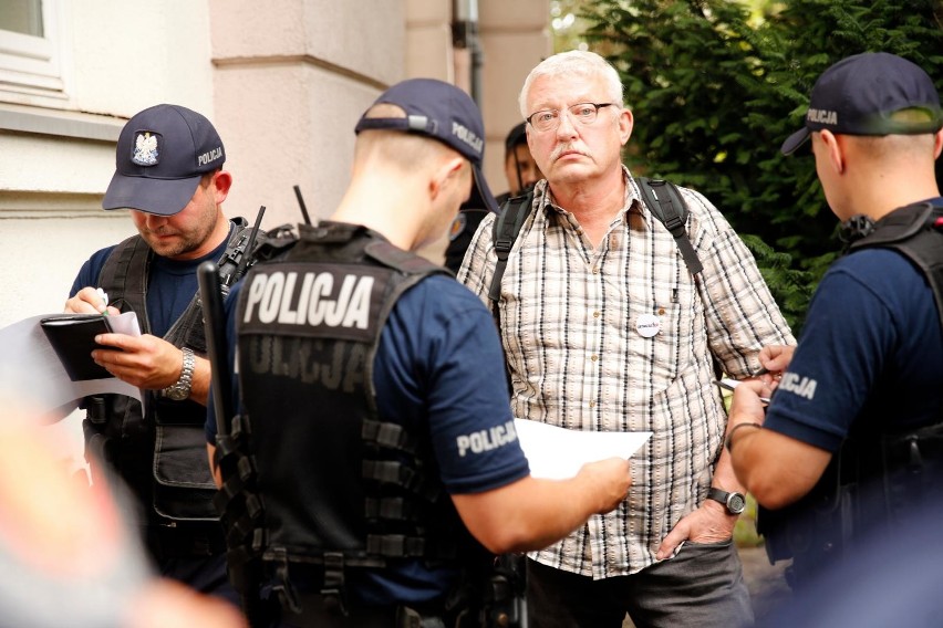 Posiedzenie Krajowej Rady Sądownictwa, protest Obywateli RP