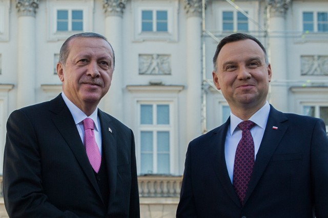 Prezydent Turcji podziękował za pomoc Polski w przejeździe na Ukrainę.