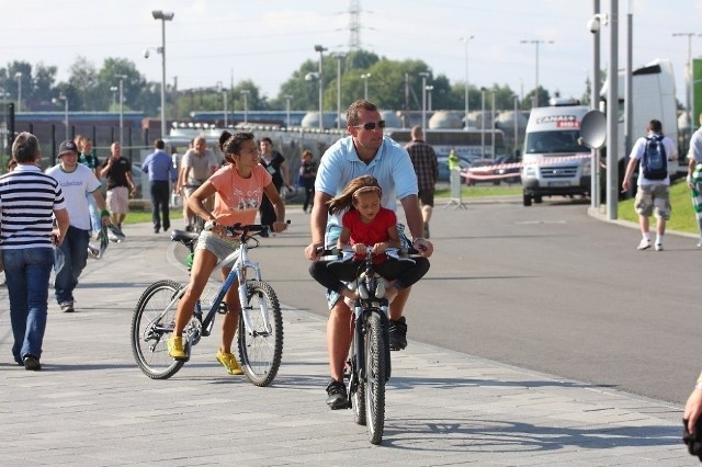 Niektórzy przyjechali tylko zobaczyć, jak wygląda stadion w dniu pierwszego meczu