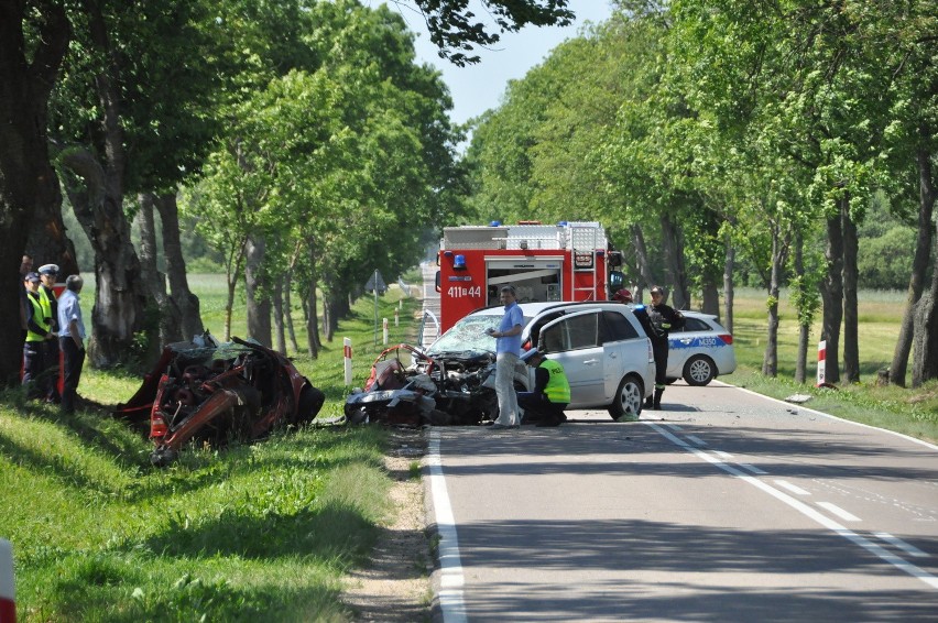 Wypadek w Szastałach: Na liczniku bylo 120 km/h. Zginęli młodzi ludzie