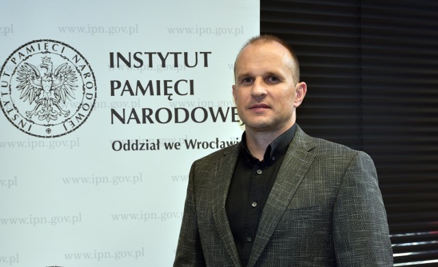 Marcin Marczak odpowiada nam na pytania, czy ma kompetencję do pełnienia nowej funkcji i czy znaczenie miała znajomość z prezesem IPN - Karolem Nawrockim.