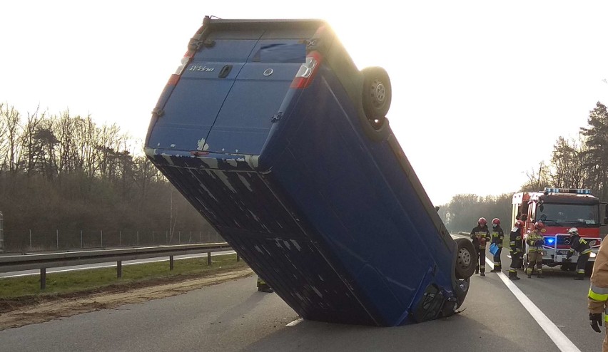 Bus zablokował częściowo autostradę A4 na wysokości...