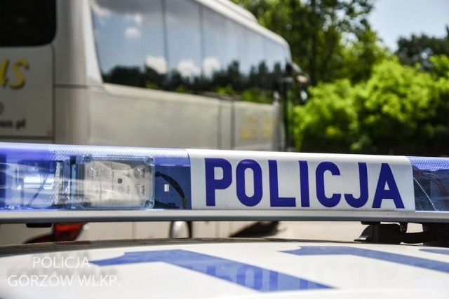 Policjanci sprawdzą autokary wiozące dzieci i młodzież na zimowy wypoczynek.