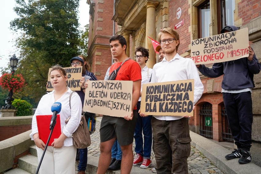 Ceny biletów za komunikację miejską w Gdańsku bez zmian....