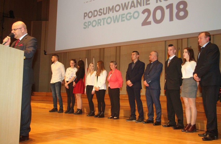 Województwo świętokrzyskie nagrodziło sportowców, trenerów i kluby [DUŻO ZDJĘĆ]