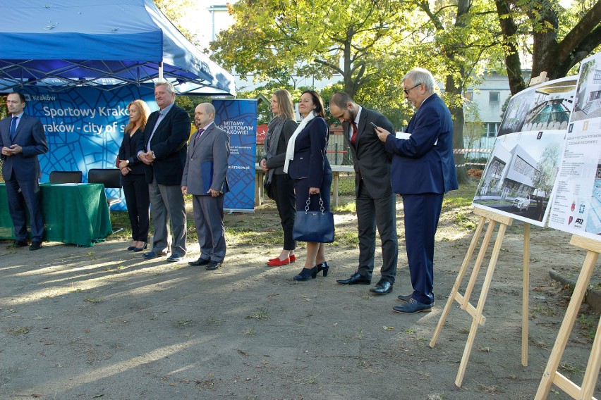 Kraków. Przy alei Kijowskiej powstanie nowy basen [ZDJĘCIA]