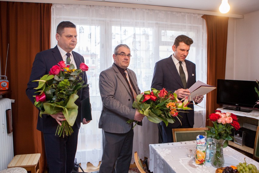 Gorlice. Setne urodziny pani Julii Tenerowicz. Był obowiązkowy tort, szampan, życzenia od burmistrza i mnóstwo wzruszeń [ZDJĘCIA]