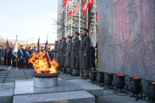 Pod koniec pochodów uczestnicy złożą kwiaty pod pomnikiem Powstania Wielkopolskiego.