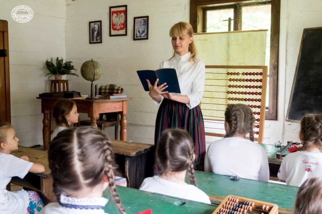Wioleta Fijałkowska, założycielka Guzowianek pracuje jako nauczyciel w swej rodzinnej miejscowości.