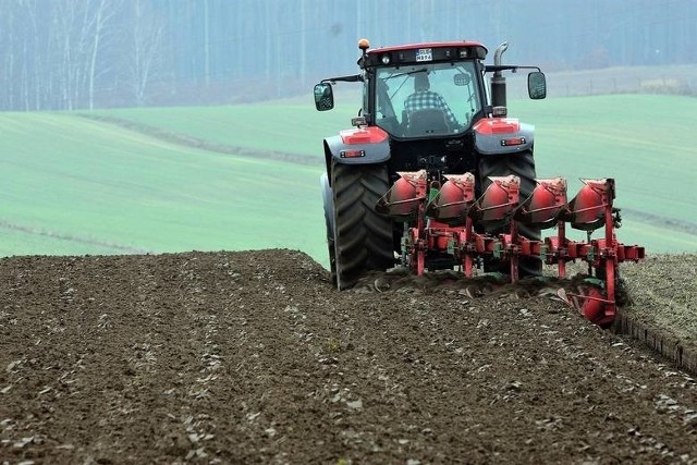 W lutym rolnicy kupili 847 nowych traktorów. To wynik lepszy od ubiegłorocznego o 174 sztuki.