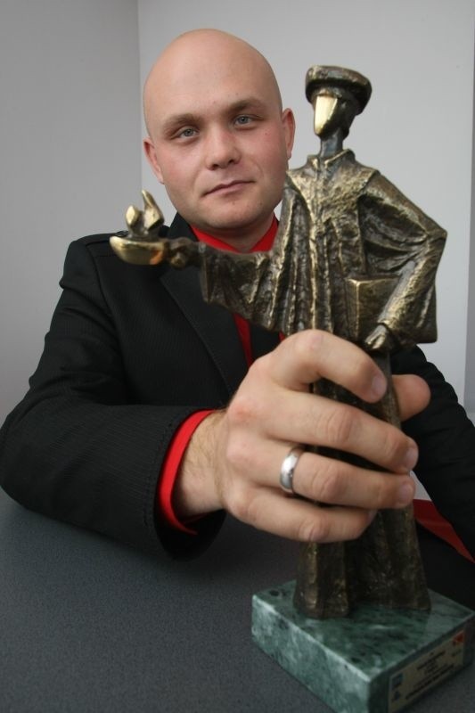 Łukasz Baratyński - jeden z najmłodszych laureatów plebiscytu Belfer Roku