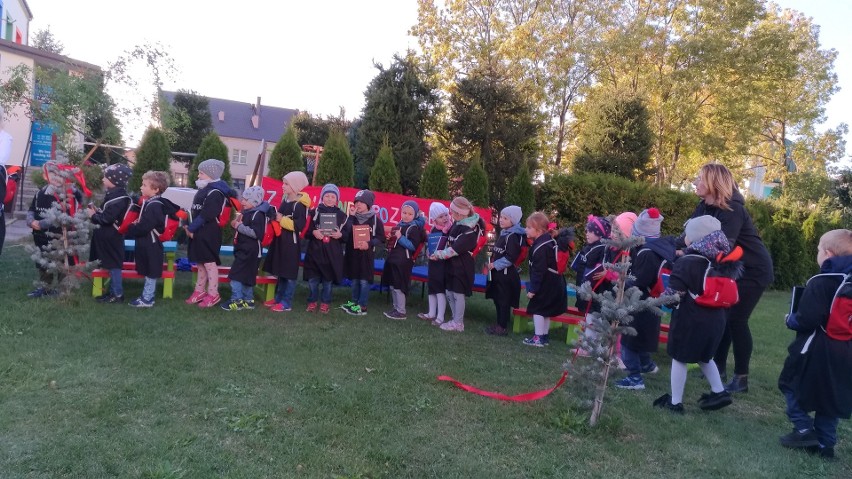 Wasilków: Dzieci zaprzyjaźniły się z Gawronem. Projekt edukacyjno - podróżniczy w przedszkolu (zdjęcia)