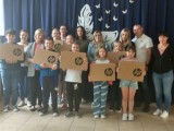 Laptopy dla uczniów klas czwartych szkół z gminy Czarnocin. Dzieci mogą korzystać z tego sprzętu w szkole i w domu. Zobaczcie zdjęcia