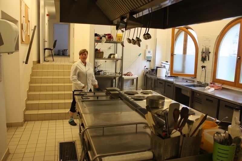 Leonard Marynowski podczas pracy w kuchni Hotelu Poziom 511
