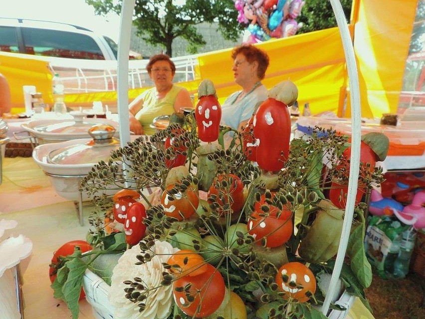 Festyn pomidorowy 2015 w Jeziorach Wielkich. Ale była bitwa!...