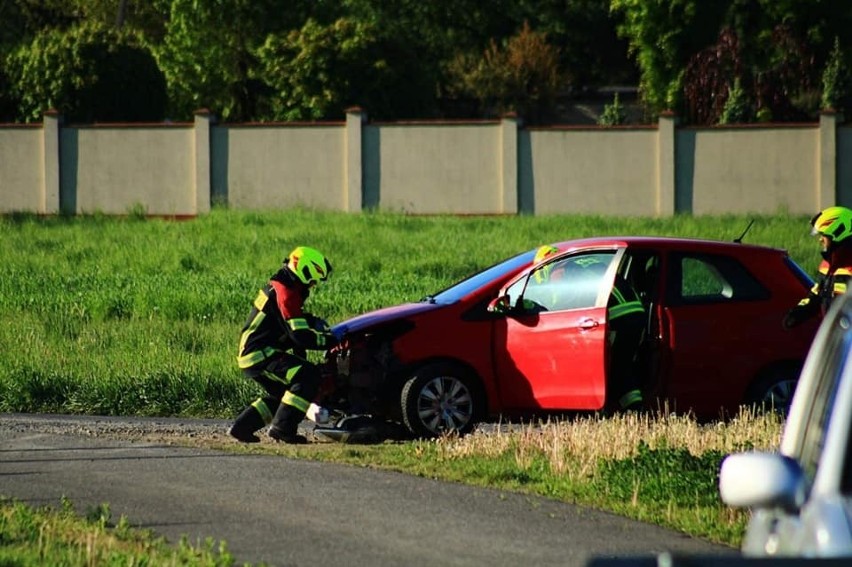 Wypadek w Zawadzie z udziałem dwóch samochodów osobowych. Poszkodowana została jedna osoba [ZDJĘCIA]