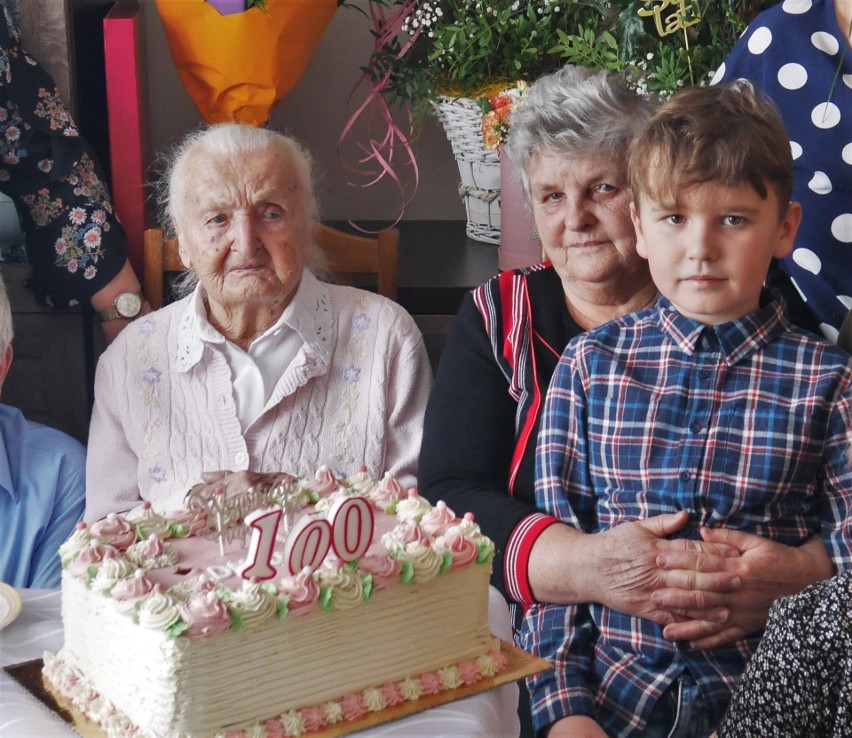 Bronisława Skowrońska z Wydrzy ukończyła 100 lat! Jubilatka...