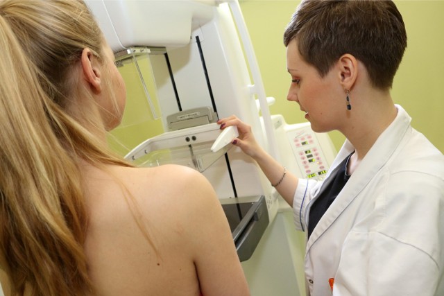 Mammografia ma największe znaczenie w wykrywaniu wczesnego raka piersi.