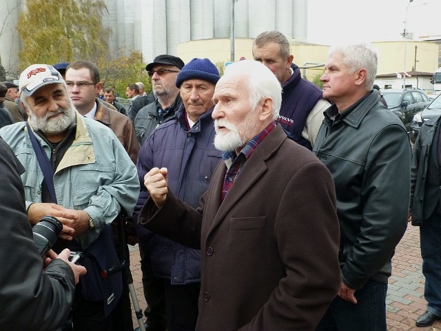 W manifestacji wziął udział również Gabriel Janowski, były minister rolnictwa, twórca Polskiego Cukru. Został przywitany gromkimi oklaskami.