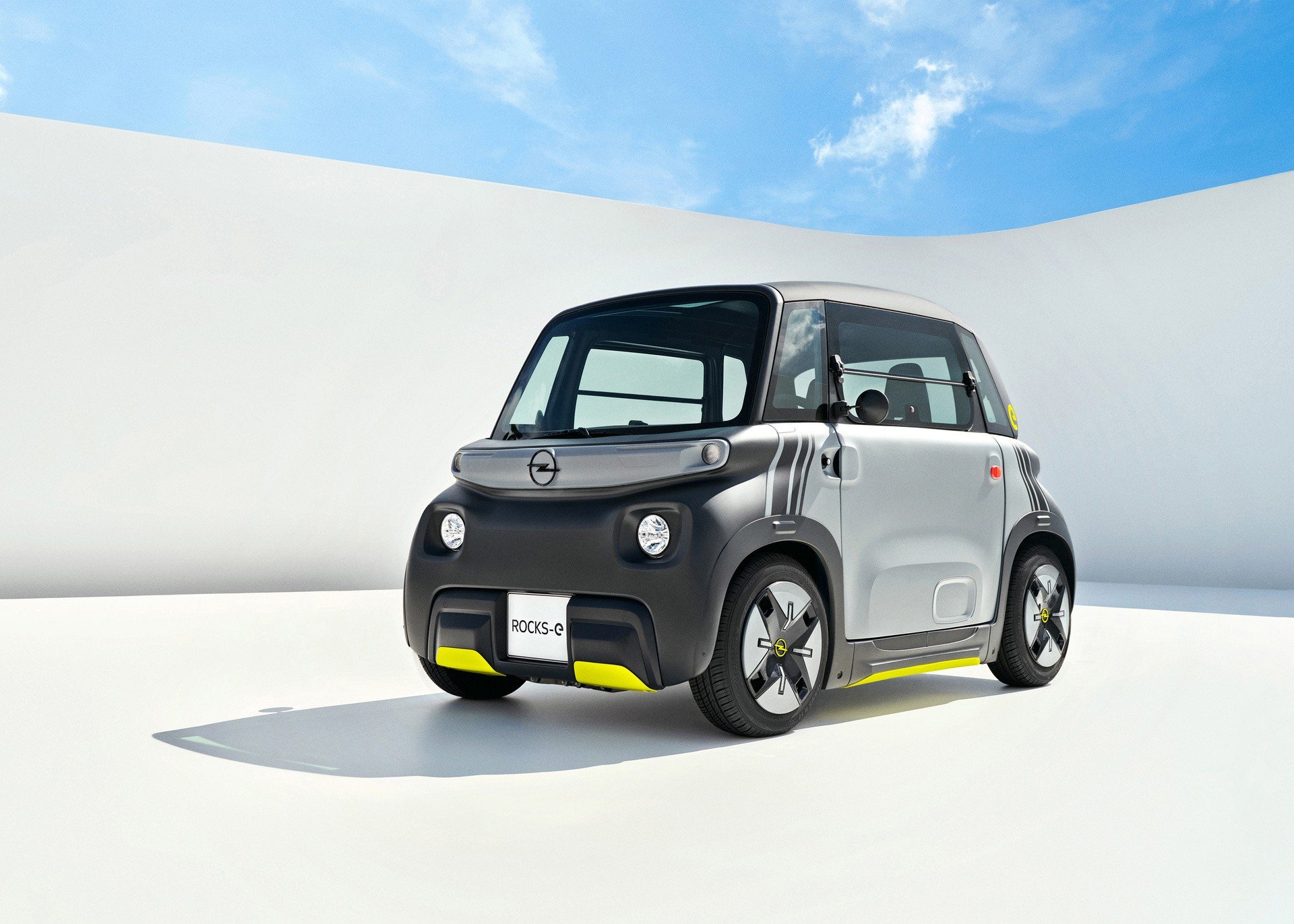Opel Rocks-e. Elektryczny pojazd na kategorię AM prawa jazdy | Motofakty