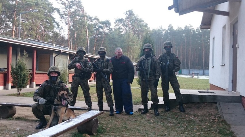 Psy - żołnierze na straży tarczy w Redzikowie (zdjęcia)