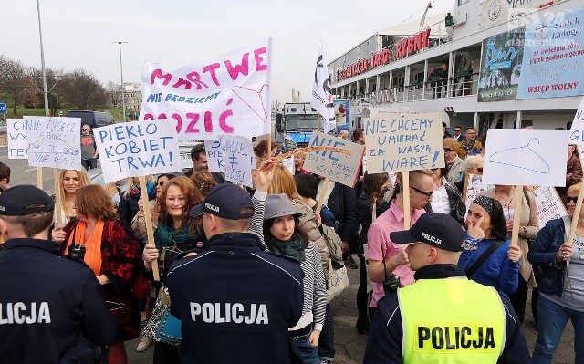 Protesty podczas wizyty premier Beaty Szydło w Szczecinie