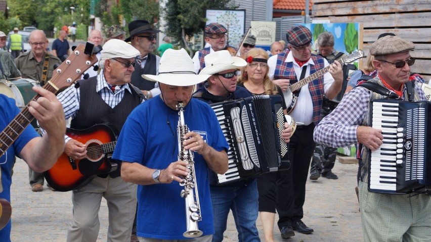 W Kamyku pod Częstochową trwa Festiwal Kapel Podwórkowych