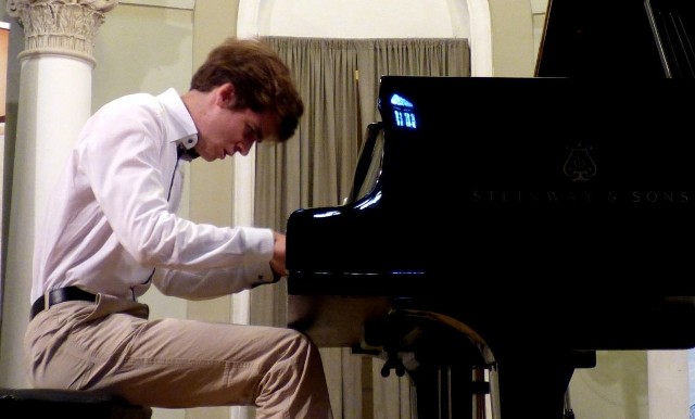 18-letni niemiecki pianista Emanuel Roch zagrał w buskim Lecie z Chopinem 2017.