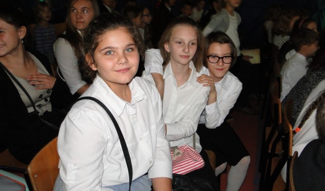 - Nasza szkoła jest fajna &#8211; mówiły uczennice V a: Julka, Tosia i Zuzia.