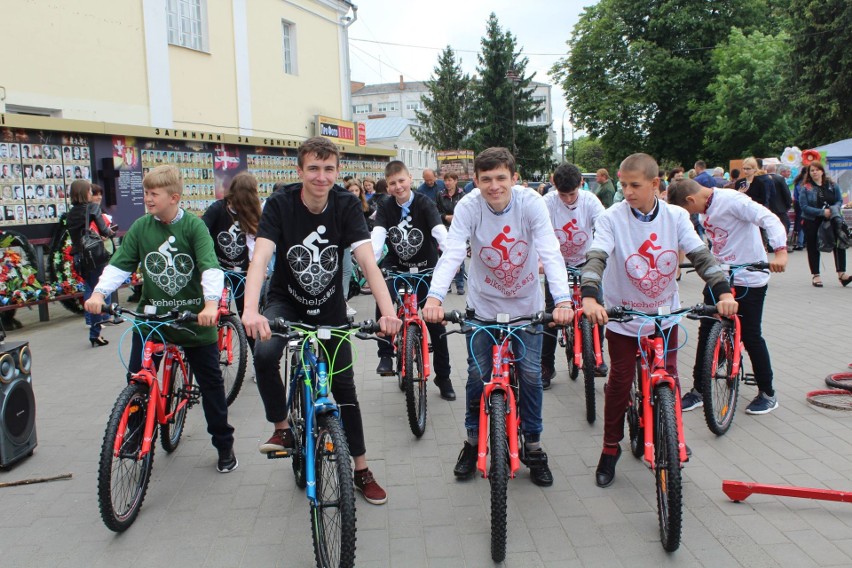 Bielska Fundacja Arka pojechała na Ukrainę, żeby przekazać...