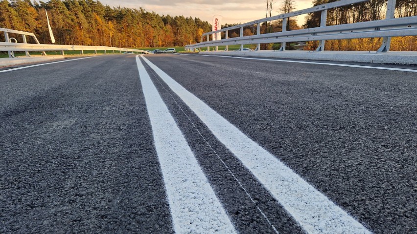 Pierwsze samochody pojechały w poniedziałek obwodnicą...