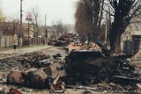 Masakra czołgów i pojazdów opancerzonych Putina na Ukrainie. Dopadły je zabójcze drony - WIDEO