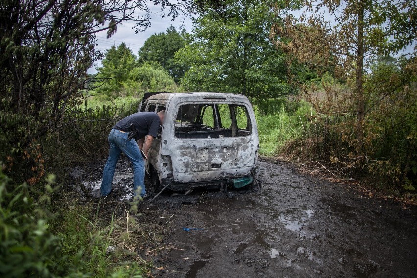 Spalone auto przestępców znaleziono w pobliżu ul....