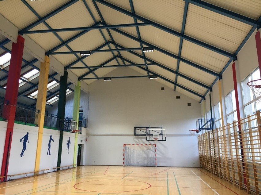 Zespół Placówek Oświatowych w Bukowie ma odnowioną salę gimnastyczną (ZDJĘCIA)