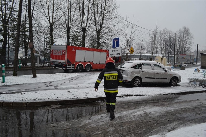 Częstochowa: Na Rakowie znów śmierdzi. Mieszkańcy wezwali strażaków [ZDJĘCIA]