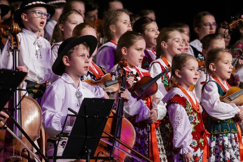 Tarnów. Mała Armia Janosika na scenie "Solskiego" [ZDJĘCIA]