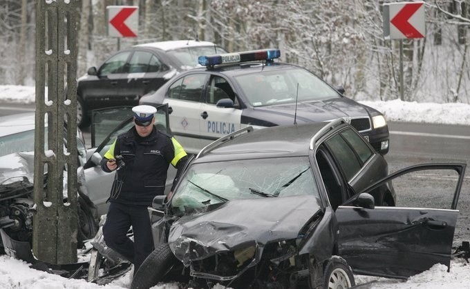 [zdjęcia] Wypadek, ranni i wielkie korki na drodze