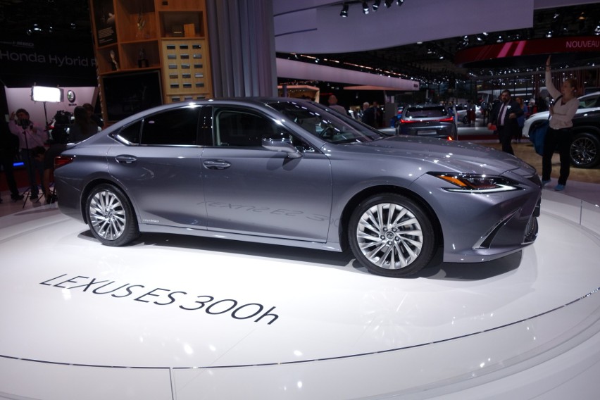 Lexus ES 300h...