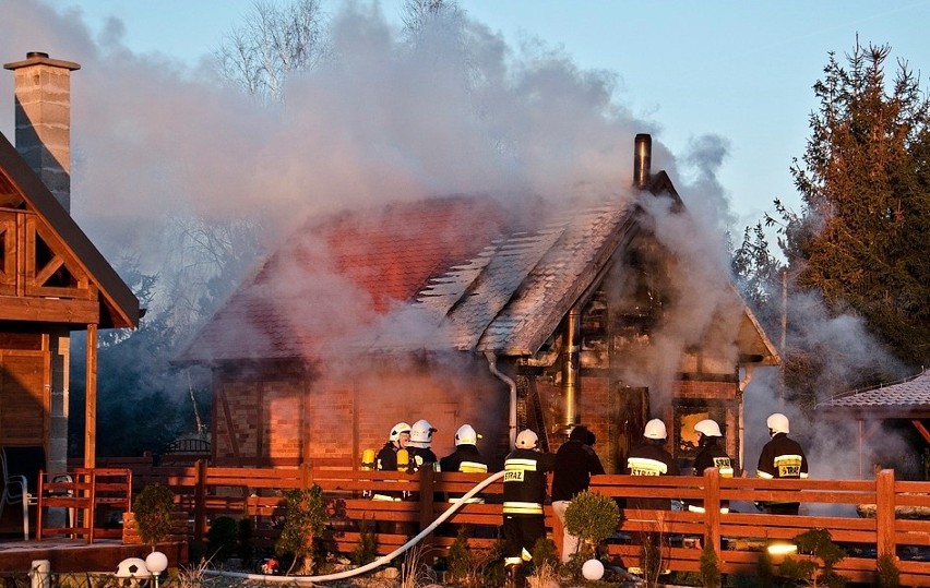 Pożar domku letniskowego nad zalewem Biskupice Brzózki.