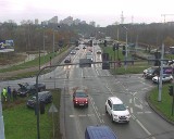 Zderzenie dwóch aut na rondzie Fordońskim w Bydgoszczy. Jedna osoba poszkodowana