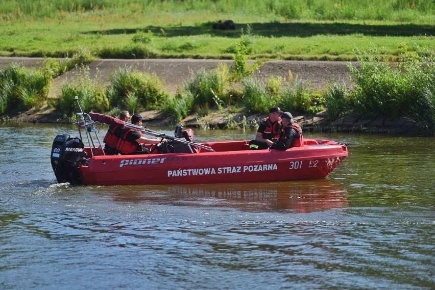 Trwają poszukiwania osoby, która wpadła do Warty